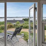 Sardinvej With Fireplace And Shower Ebeltoft