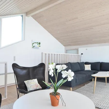 Sardinvej With Fireplace And Shower
