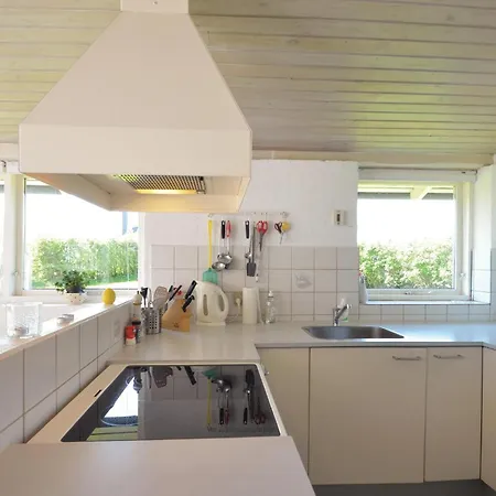 Sardinvej With Fireplace And Shower Ebeltoft