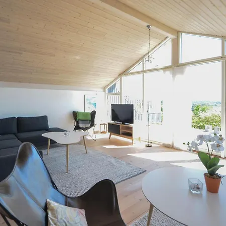 Sardinvej With Fireplace And Shower
